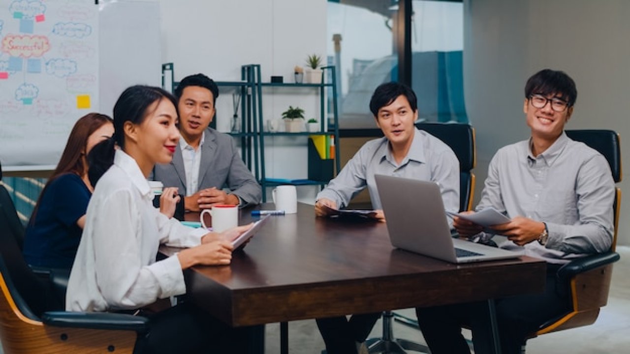 Menjamin Keselamatan Kerja dengan ISO 45001: Fungsi dan Pentingnya untuk Bisnis Anda